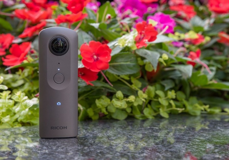 Ricoh anuncia nova câmara que grava vídeos 360º com áudio espacial imersivo